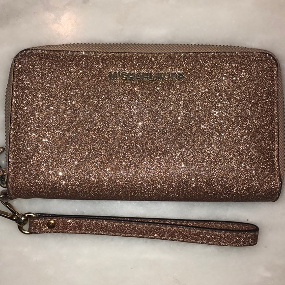 Michael Kors Handbags - Michael Kors Rose Gold Glitter Jet Set Wallet